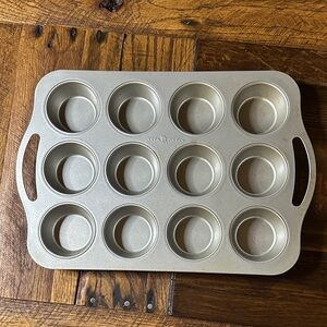 Nordic Ware 12-Cup Nonstick Muffin Tin